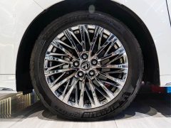Lexus LM 500h Six-Seat Premium Edition - ფოტო 11