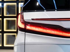 Lexus LM 500h Six-Seat Premium Edition - ფოტო 13