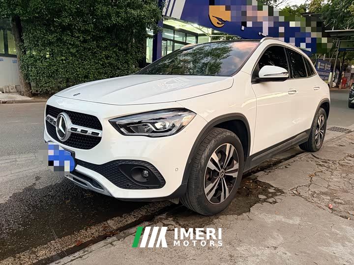 Mercedes-Benz GLA 220