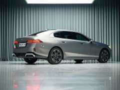 BMW 5 Series 530Li Premier M Sport Package - ფოტო 9