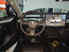 Tesla Model Y Rear-Wheel Drive - ფოტო 2