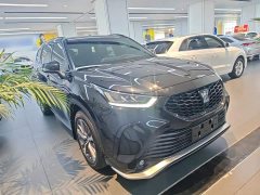 Toyota Crown Venza 2024 2.5L HEV AWD Premium - ფოტო 3