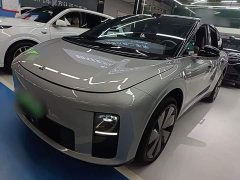 Li Auto i6 Four-Wheel Drive Standard Edition - ფოტო 1