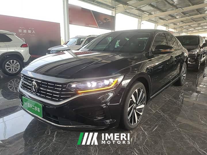 Volkswagen Passat 330TSI Elite - ავტომობილი ჩინეთიდან