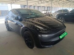 Tesla Model Y Rear-Wheel Drive - ფოტო 3