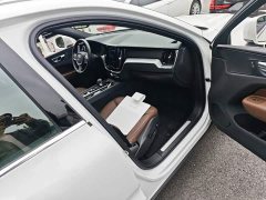 Volvo XC60 B5 AWD Smart Luxury Edition - ფოტო 8