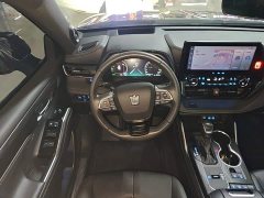 Toyota Crown Venza 2022 2.5L HEV AWD Premium - ფოტო 10