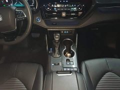 Toyota Crown Venza 2022 2.5L HEV AWD Premium - ფოტო 13