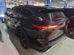 Toyota Crown Venza 2022 2.5L HEV AWD Premium - ფოტო 4