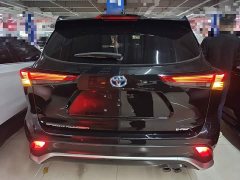 Toyota Crown Venza 2022 2.5L HEV AWD Premium - ფოტო 5