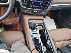 Volvo V90 Cross Country B5 AWD Plus - ფოტო 18