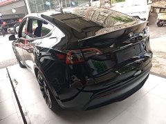 Tesla Model Y Performance All-Wheel Drive - ფოტო 4