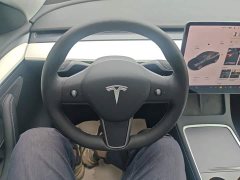 Tesla Model Y Standard Range RWD - ფოტო 10