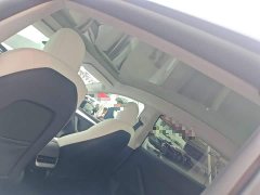 Tesla Model Y Standard Range RWD - ფოტო 17