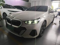 BMW 5 Series 525Li M Sport Package - ფოტო 1