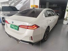 BMW 5 Series 525Li M Sport Package - ფოტო 6