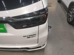 Honda Odyssey 2.0L e:HEV Luxury - ფოტო 7