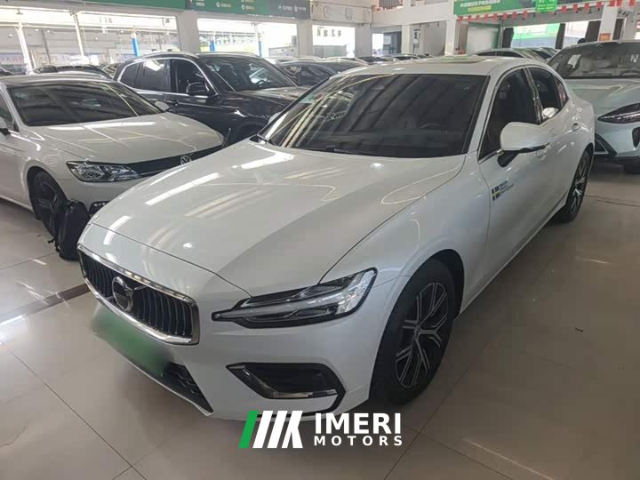 Volvo S60 2025 B4 Smart Luxury Edition - ავტომობილი ჩინეთიდან