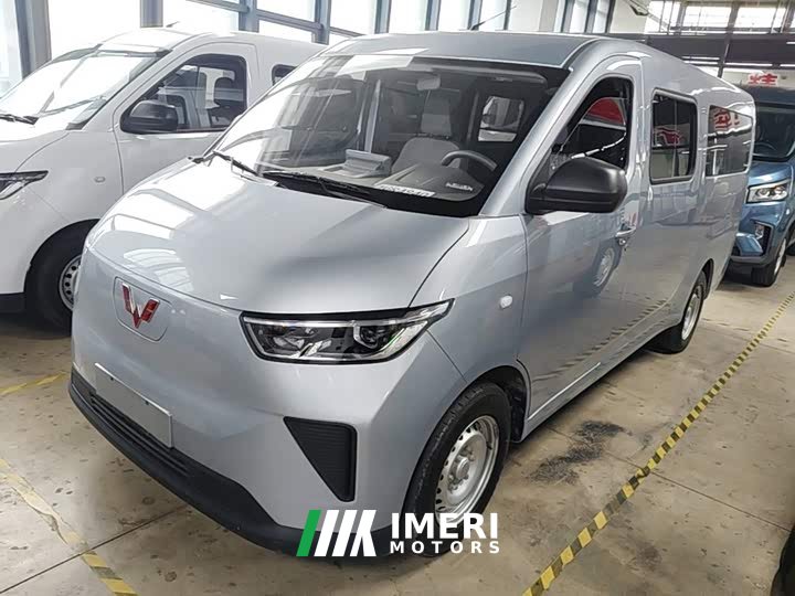 Wuling Yangguang 300km Comfort Passenger Van 75kW