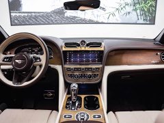 Bentley Bentayga 4.0T V8 Long Wheelbase Elegance Edition - ფოტო 7