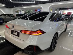 BMW 5 Series (Imported) 525i M Sport Package - ფოტო 10