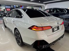 BMW 5 Series (Imported) 525i M Sport Package - ფოტო 8