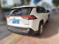 Toyota RAV4 2.0L CVT FWD Urban Edition - ფოტო 4