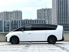 Li Auto MEGA Home Family Edition - ფოტო 17