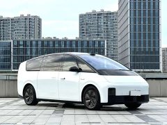 Li Auto MEGA Home Family Edition - ფოტო 3