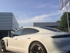 Porsche Taycan - ფოტო 4