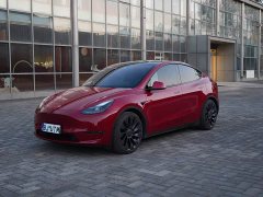 Tesla Model Y Performance All-Wheel Drive - ფოტო 1