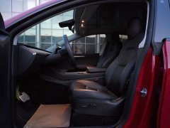 Tesla Model Y Performance All-Wheel Drive - ფოტო 14
