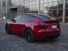 Tesla Model Y Performance All-Wheel Drive - ფოტო 7