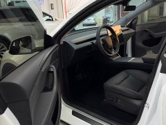 Tesla Model Y Long Range All-Wheel Drive - ფოტო 6