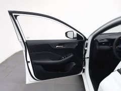 SAIC MG i5 2023 1.5L Manual Comfort Edition - ფოტო 8