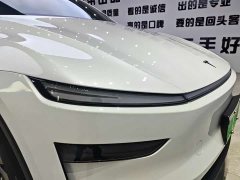 Tesla Model Y Long Range All-Wheel Drive - ფოტო 12