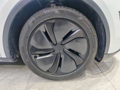 Tesla Model Y Long Range All-Wheel Drive - ფოტო 9