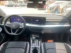 Volkswagen Lingdu L 280TSI DSG Dazzling Red Edition - ფოტო 17