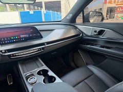 Cadillac XT5 2025 2.0T Luxury - ფოტო 8