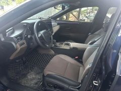 Lexus ES 200 Premium Edition - ფოტო 4