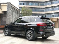 BMW X5 xDrive40i Deluxe Version M - ფოტო 3