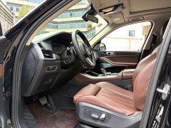 BMW X5 xDrive40i Deluxe Version M - ფოტო 6