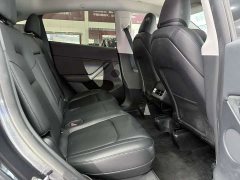Tesla Model Y Rear-Wheel Drive - ფოტო 12