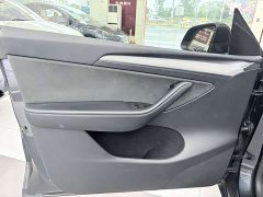 Tesla Model Y Rear-Wheel Drive - ფოტო 16