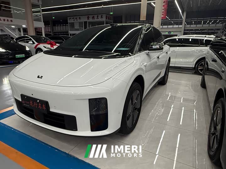 Li Auto i6 2025 Two-Wheel Drive Standard - ავტომობილი ჩინეთიდან