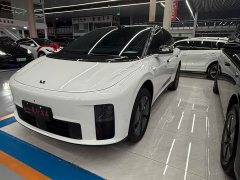 Li Auto i6 2025 Two-Wheel Drive Standard - ფოტო 1