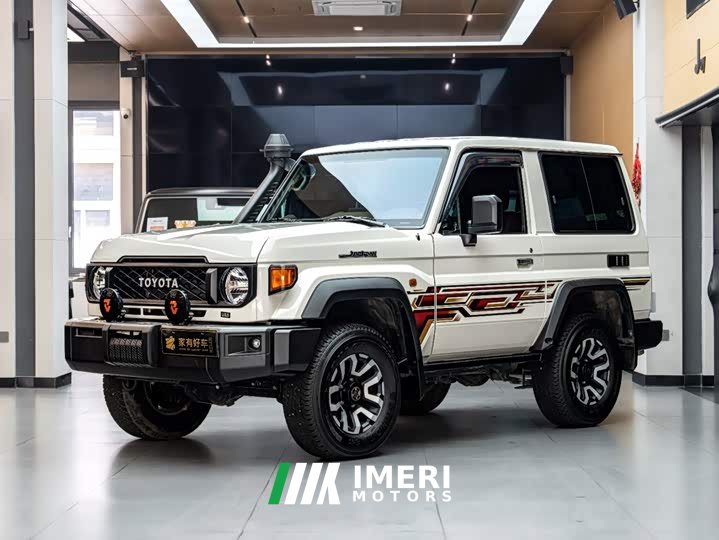 Toyota Land Cruiser (Import) LC71 4.0L Automatic - ავტომობილი ჩინეთიდან