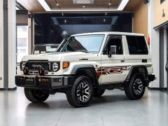 Toyota Land Cruiser (Import) LC71 4.0L Automatic - ფოტო 1