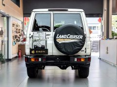 Toyota Land Cruiser (Import) LC71 4.0L Automatic - ფოტო 5