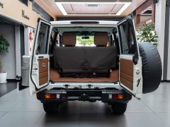 Toyota Land Cruiser (Import) LC71 4.0L Automatic - ფოტო 6